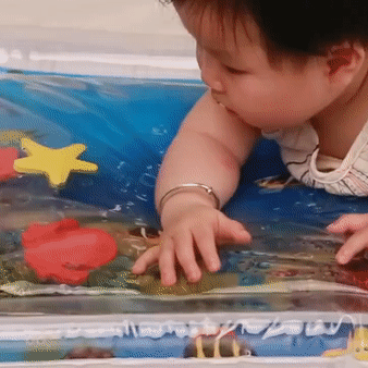 AquaBaby - Die bunte Wasserspielmatte für deinen Liebling - Babyfirst24